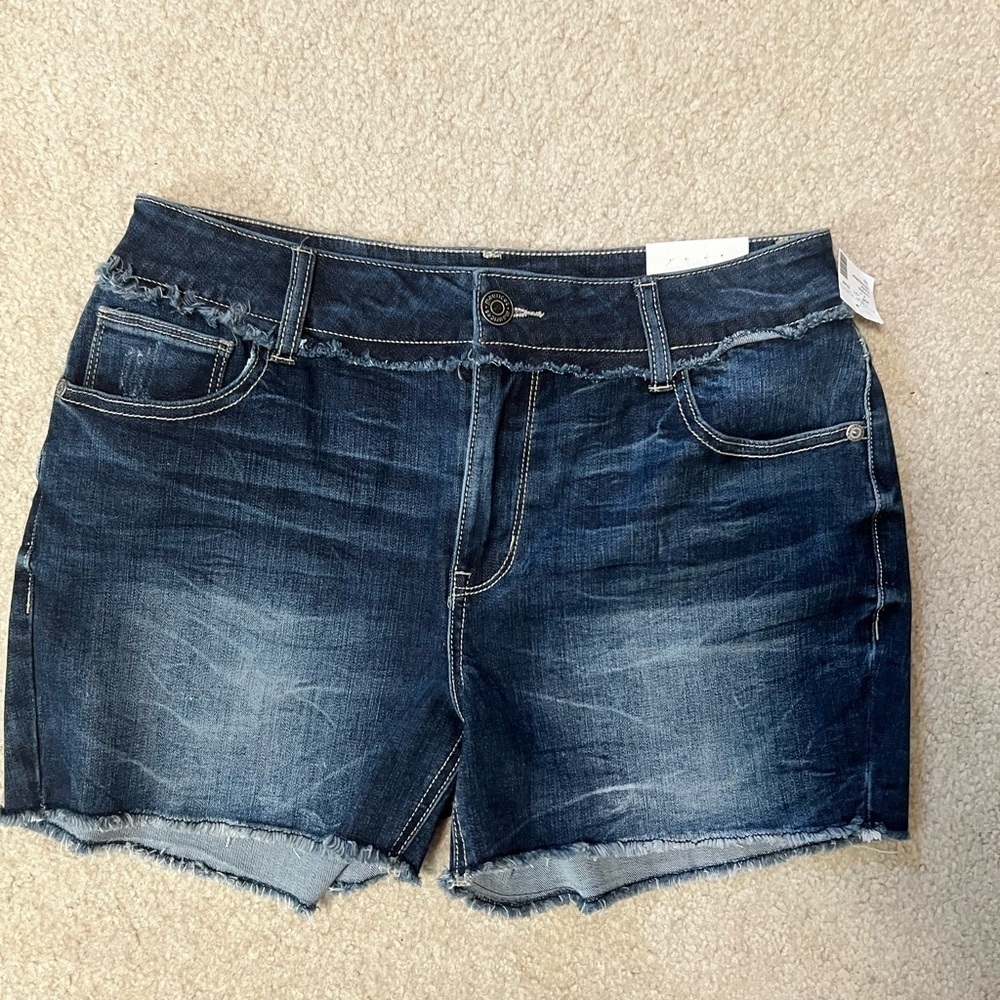 Maurice’s high rise Jean shorts  10 new NWT‎ new